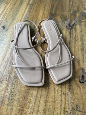 NWOT Steve Madden Linley Nude Strappy Square-Toe Sandals